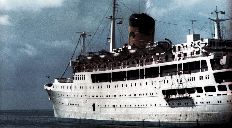 SS Amerikanis ex Kenya Castle Belfast 1951 - Alang Beach 2001