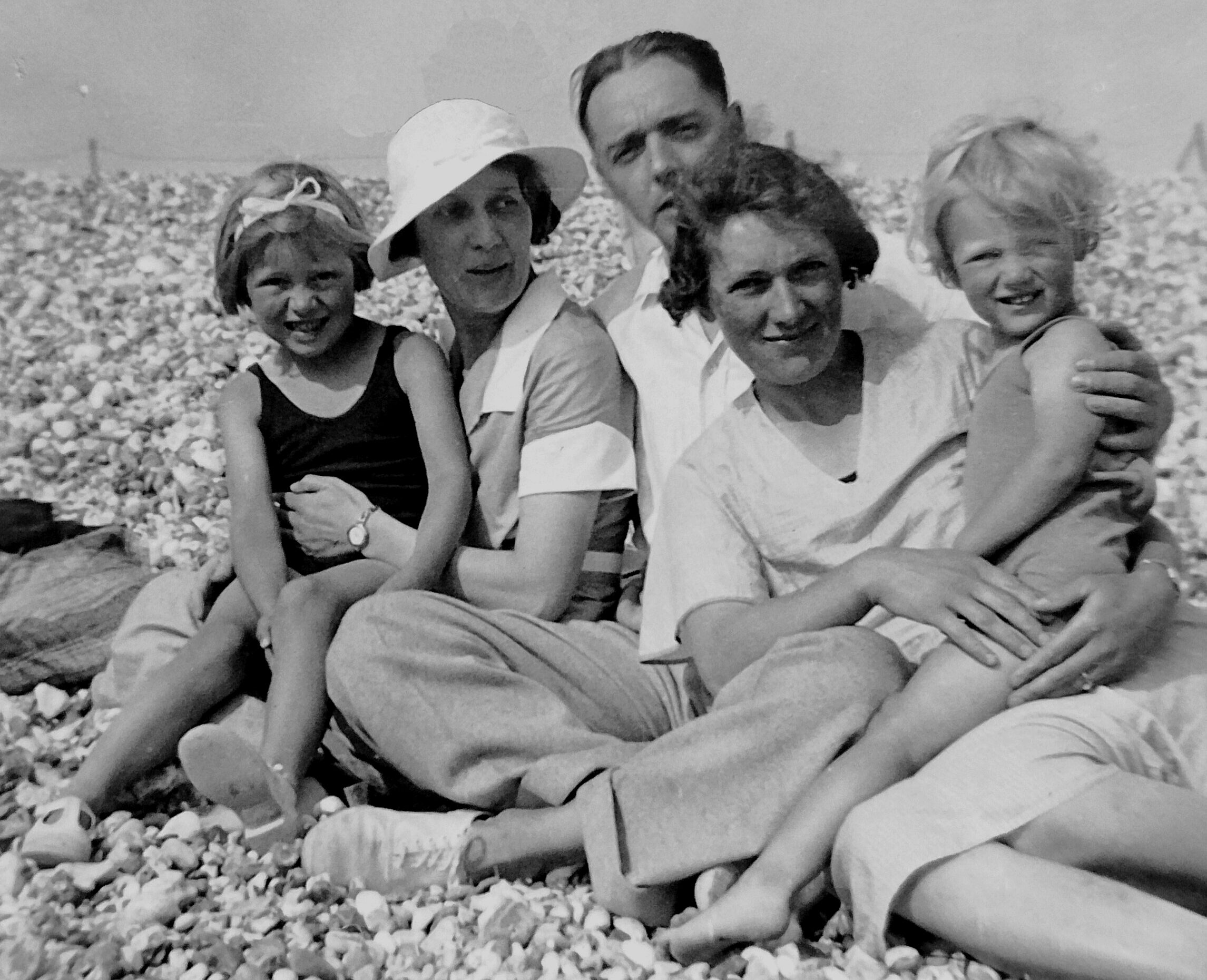 Doris Hough, Amy Tambling<br>John Tambling, Ludovica Hough<br>Rita Hough c. 1935